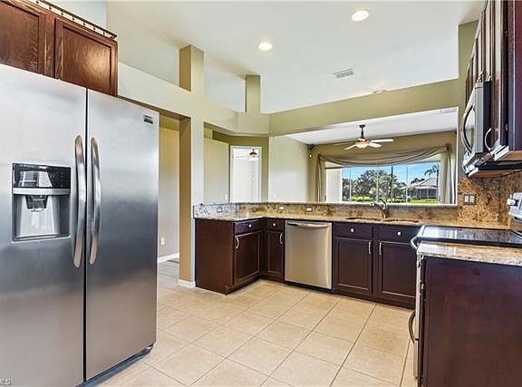 5th image of 12790 Devonshire Lakes Cir