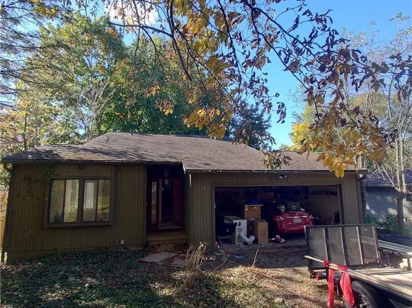 6407 Woodmoor Ave NW, Canton, OH 44718