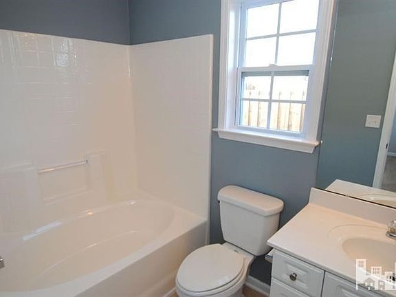 5th image of 1735 Provincial Dr