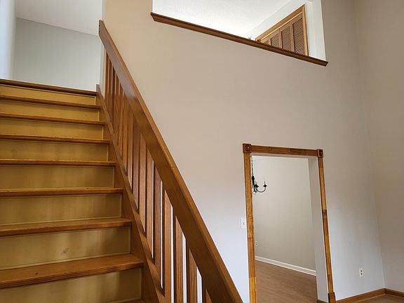 4th image of 6 Crown St APT 8