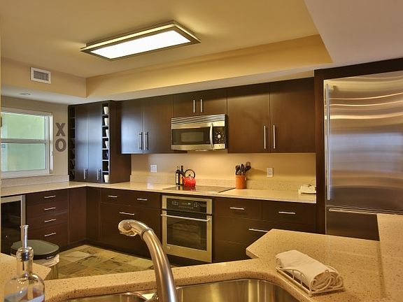 5th image of 553 Marina Point Dr #553