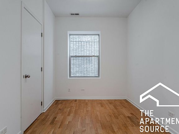 4th image of 5058 N Winthrop Ave #108