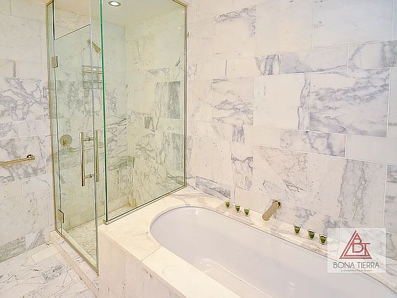 5th image of 18 W 48th St APT 4A