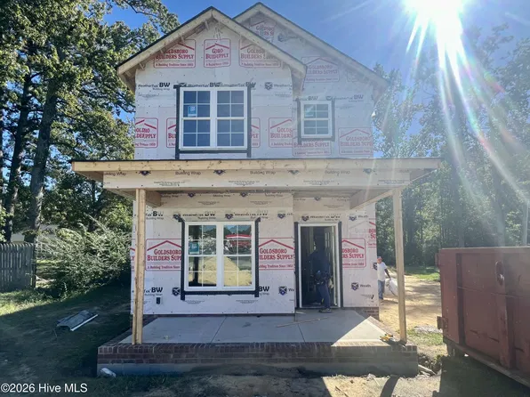 404 S Gardner Avenue, Kenly, NC 27542