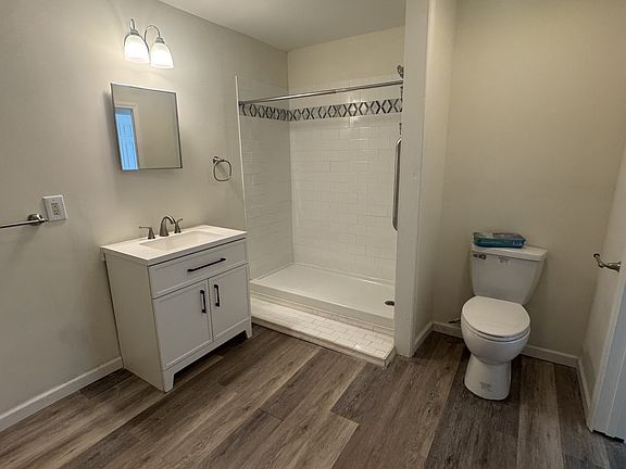 4th image of 23 Old Lake Rd APT 2