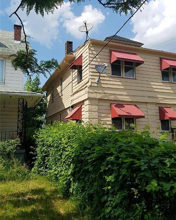 2nd image of 12211 Castlewood Ave