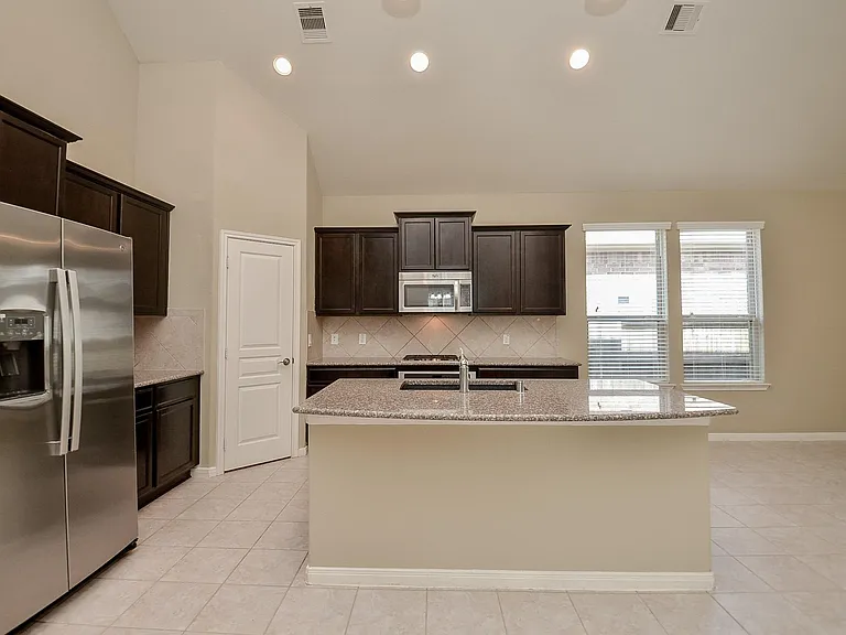 6418 Burgess Heights Ln — Photo 8