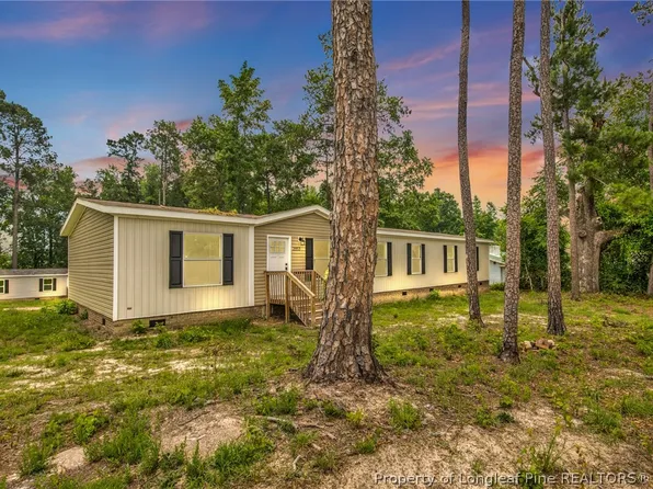 2853 Rockfish Rd, Raeford, NC 28376