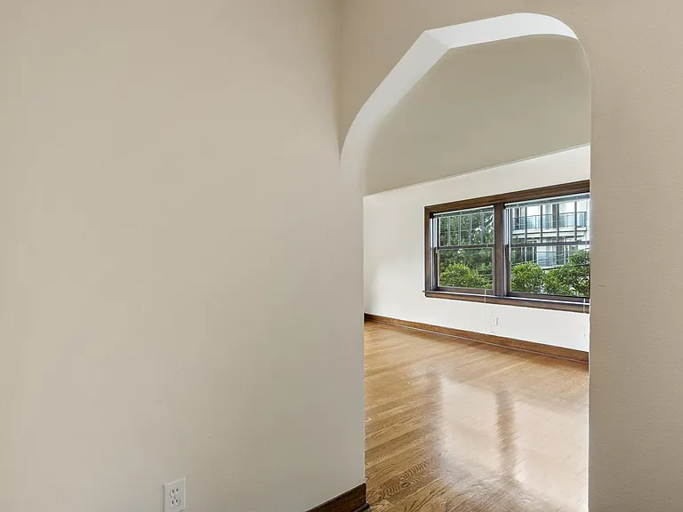 900 Queen Anne Apartments — Photo 5