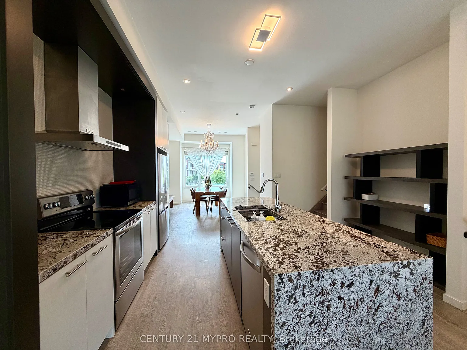 4 bed, $3,950 — Photo 2