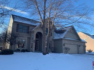 2033 Tunbridge Trl, Algonquin, IL