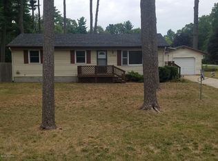 7536 Whitehall Rd, Whitehall, MI 49461