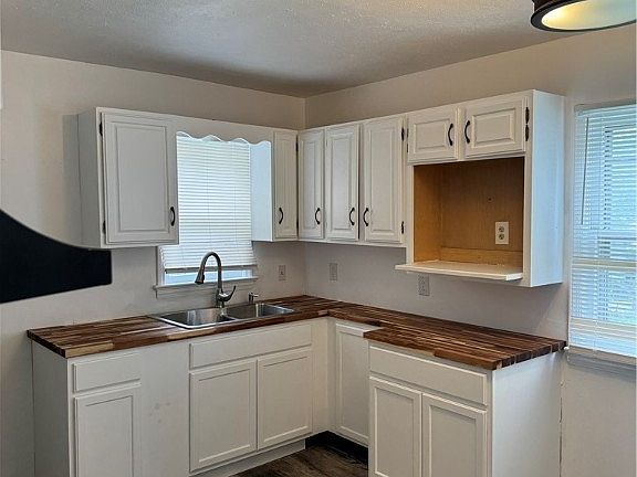4th image of 12706 Brighton Ave