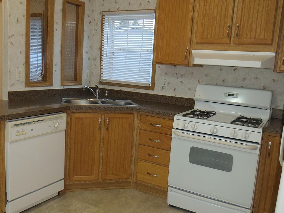 2nd image of 42 Winnie Ave Lot 45