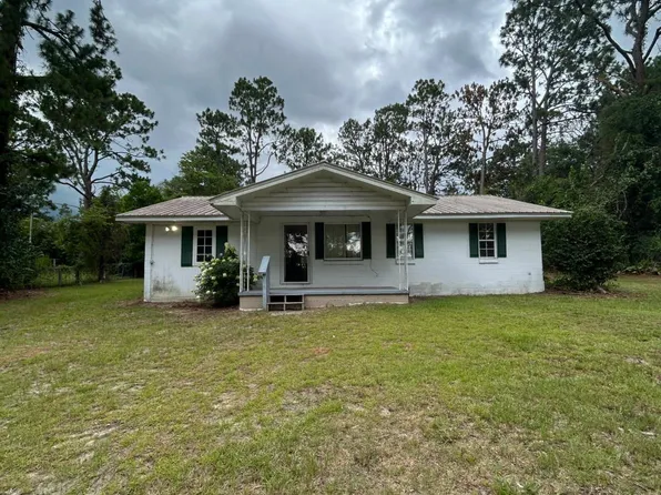612 Prosperity Dr, Swainsboro, GA 30401