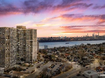 200 Winston Dr APT 2605, Cliffside Park, NJ, 07010