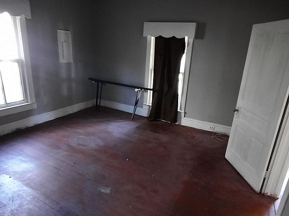 3rd image of 522 S Race St