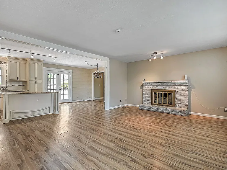 206 Sequoyah Dr — Photo 5