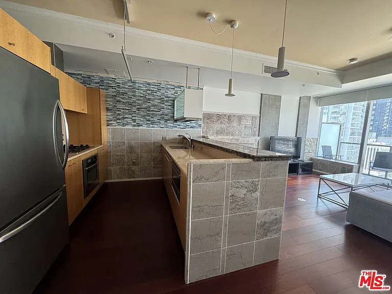 1155 S Grand Ave #910 — Photo 6
