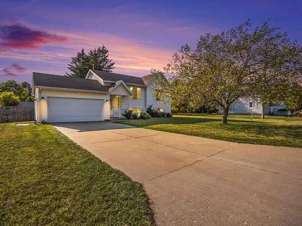 411 6th St NE, Cedar Springs, MI 49319