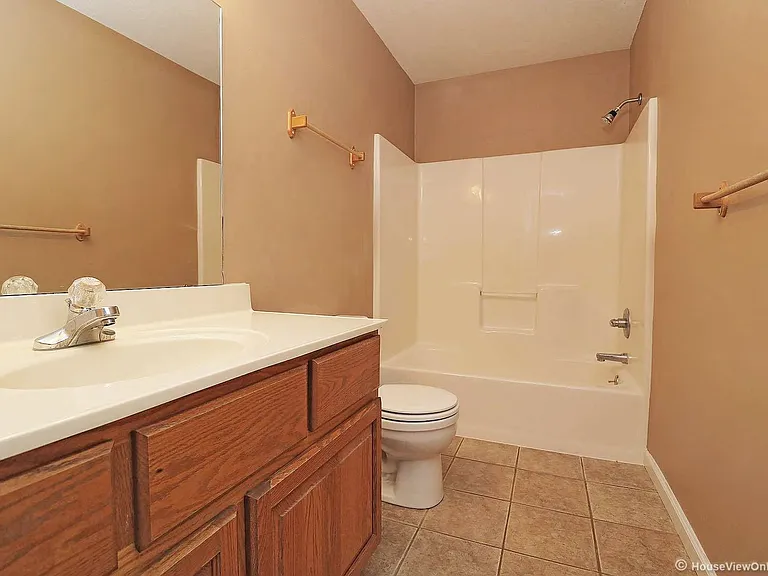 1936 Emily Ct — Photo 14