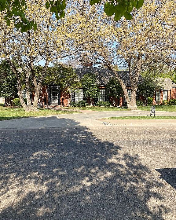 1st image of 2806 Bowie St