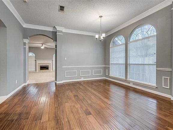 5th image of 8409 Berkshire Dr