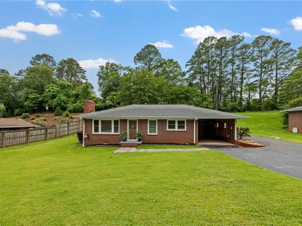 304 Mountain View Dr, Seneca, SC 29672