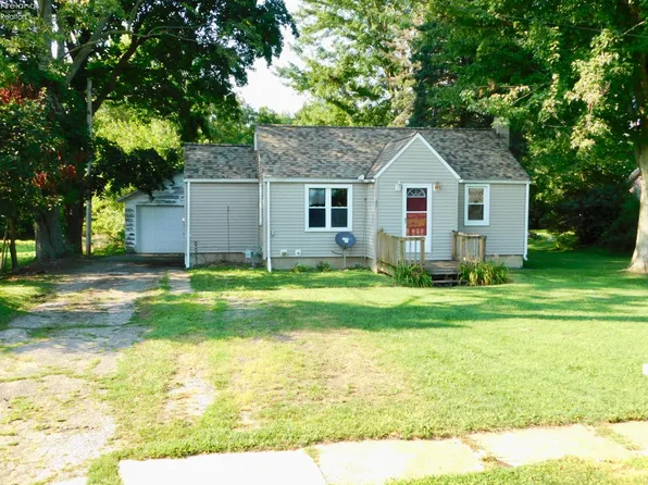 65 N Railroad St, New London, OH 44851