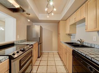 1032 E Michelle Dr, Phoenix, AZ 85022