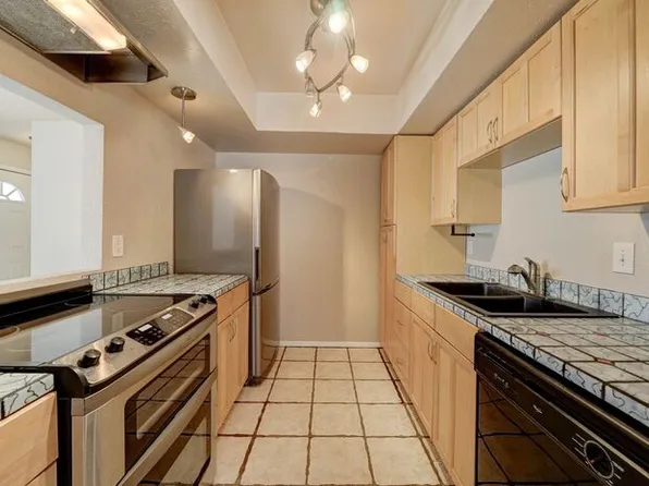 1032 E Michelle Dr, Phoenix, AZ 85022