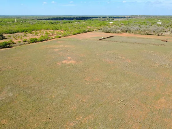 3262 Cr 429, Pleasanton, TX 78064