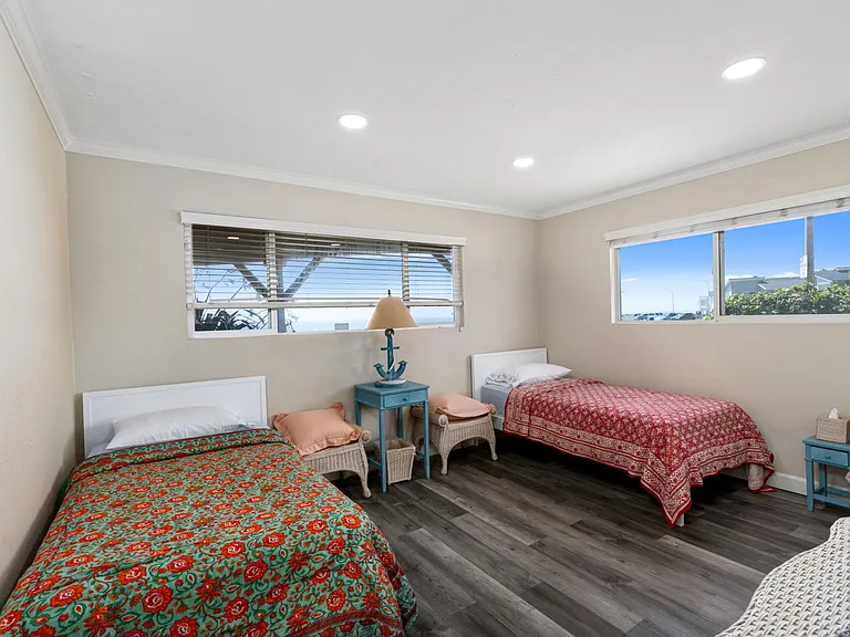 2124 W Cliff Dr — Photo 18