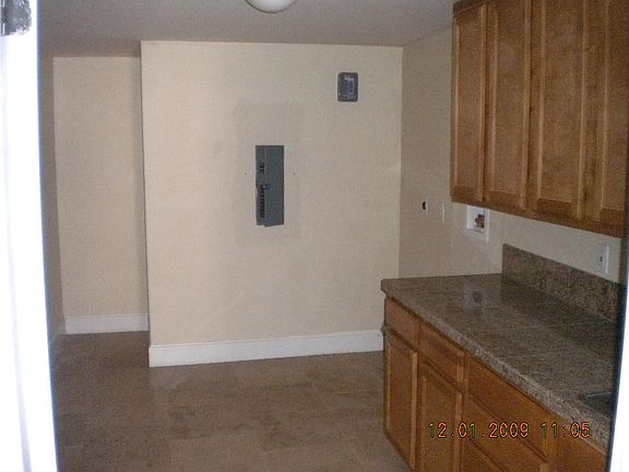 5th image of 960 N GRAND Street
