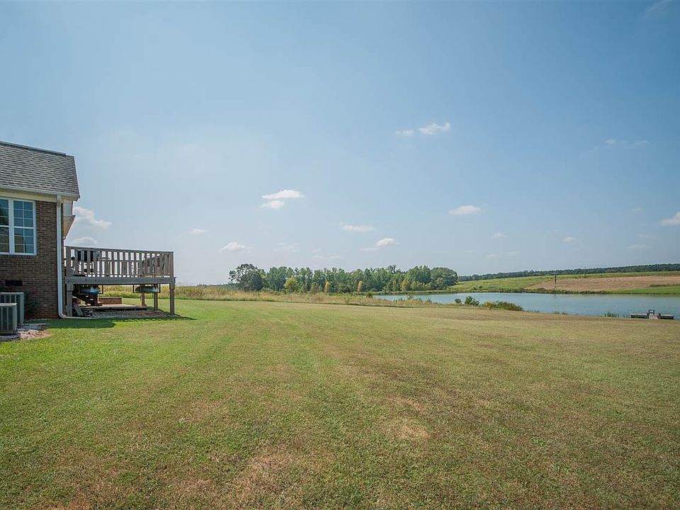 105 N Stallion Dr Cowpens SC Zillow