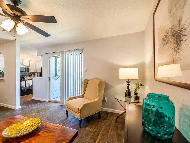 Waterside Apartments — Photo 3