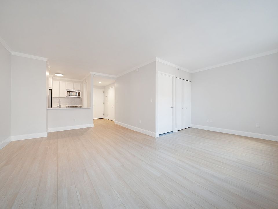 1st image of 140 Riverside Blvd APT 1021
