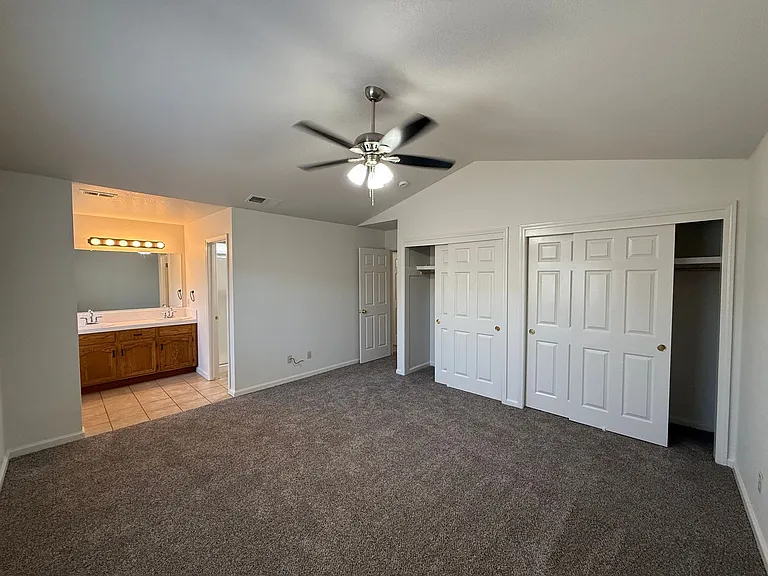 2136 Southgate Dr — Photo 27