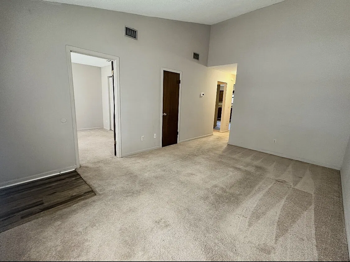 2 bed, 1.0 bath, 960 sqft, $1,200 — Photo 2