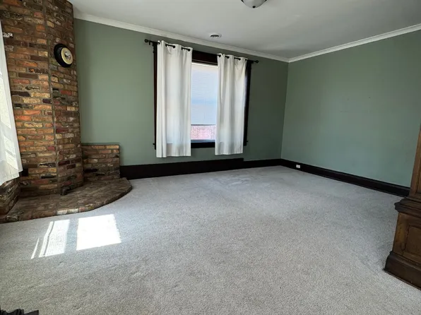 401 E Howard St #1, Hibbing, MN 55746
