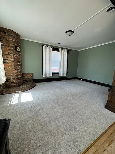 401 E Howard St #1 Photo 1