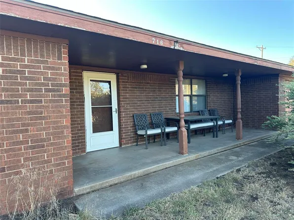 716 Parker Ave, Lone Wolf, OK 73655
