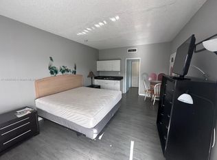 26 Diplomat Pkwy #2342, Hallandale, FL 33009