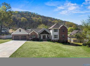 86 Azalea Cir, Guntersville, AL 35976