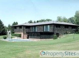 21555 N Uldriks Dr, Battle Creek, MI 49017