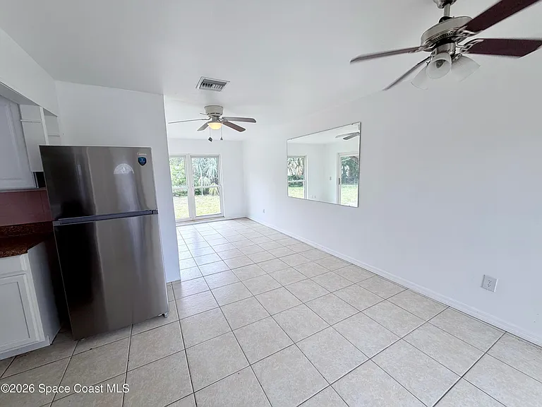 2107 Little John Rd — Photo 5
