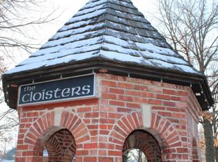 8300 Wenonga Rd, Leawood, KS 66206