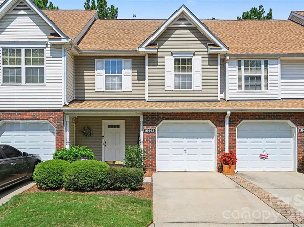 10442 Columbia Crest Ct, Charlotte, NC 28270