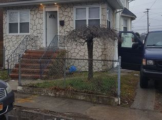 2404 Deerfield Rd, Far Rockaway, NY 11691