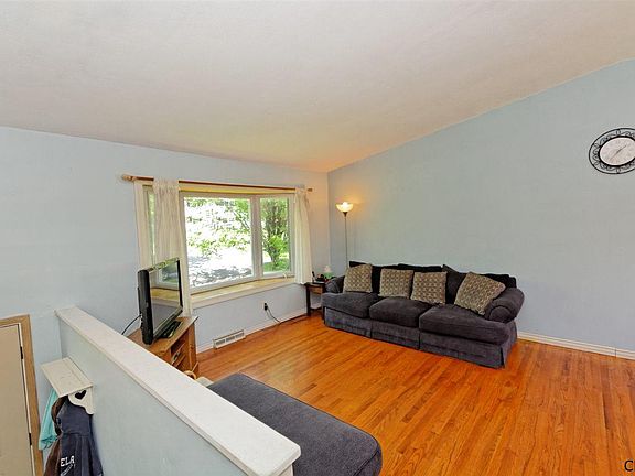 2nd image of 258 Dorset Ct